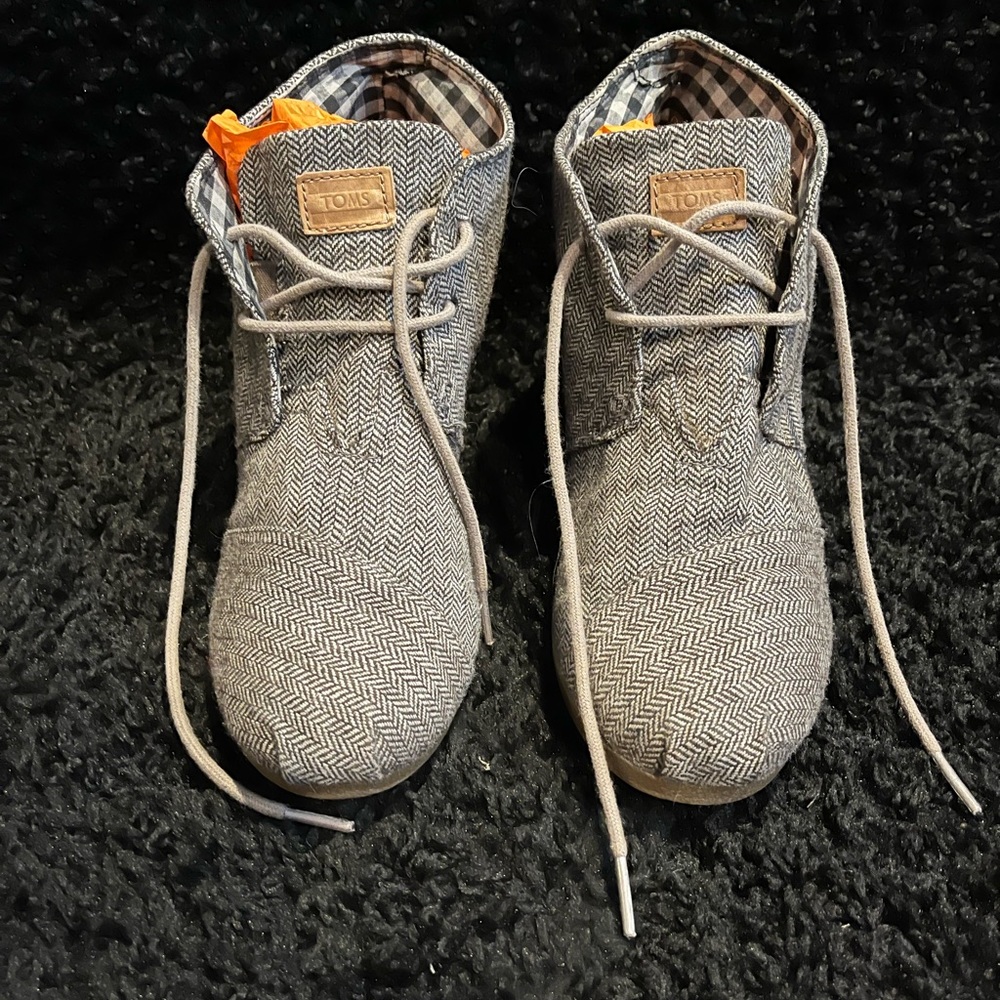Toms